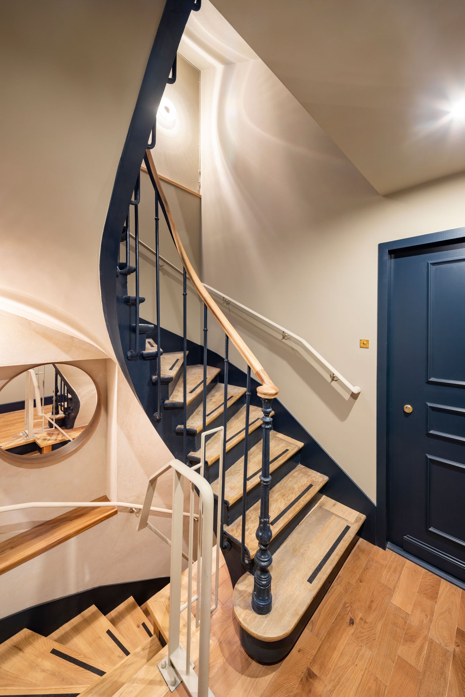 RESTRUCTURATION 5 LOGEMENTS ET UNE BOUTIQUE