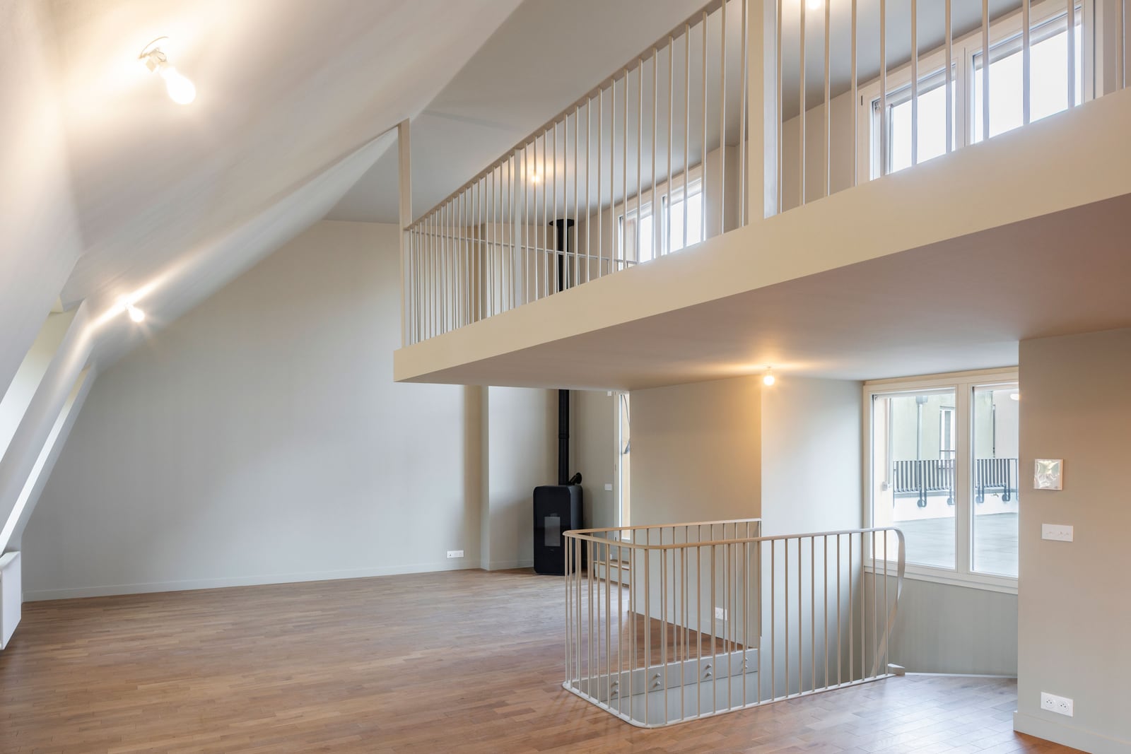 RESTRUCTURATION 5 LOGEMENTS ET UNE BOUTIQUE