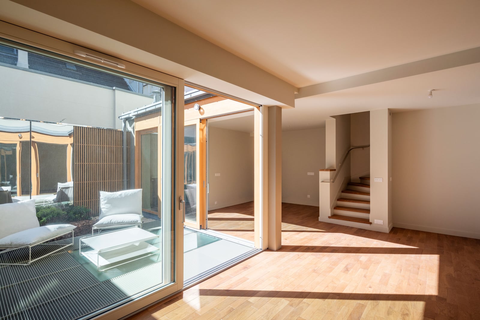 RESTRUCTURATION 5 LOGEMENTS ET UNE BOUTIQUE