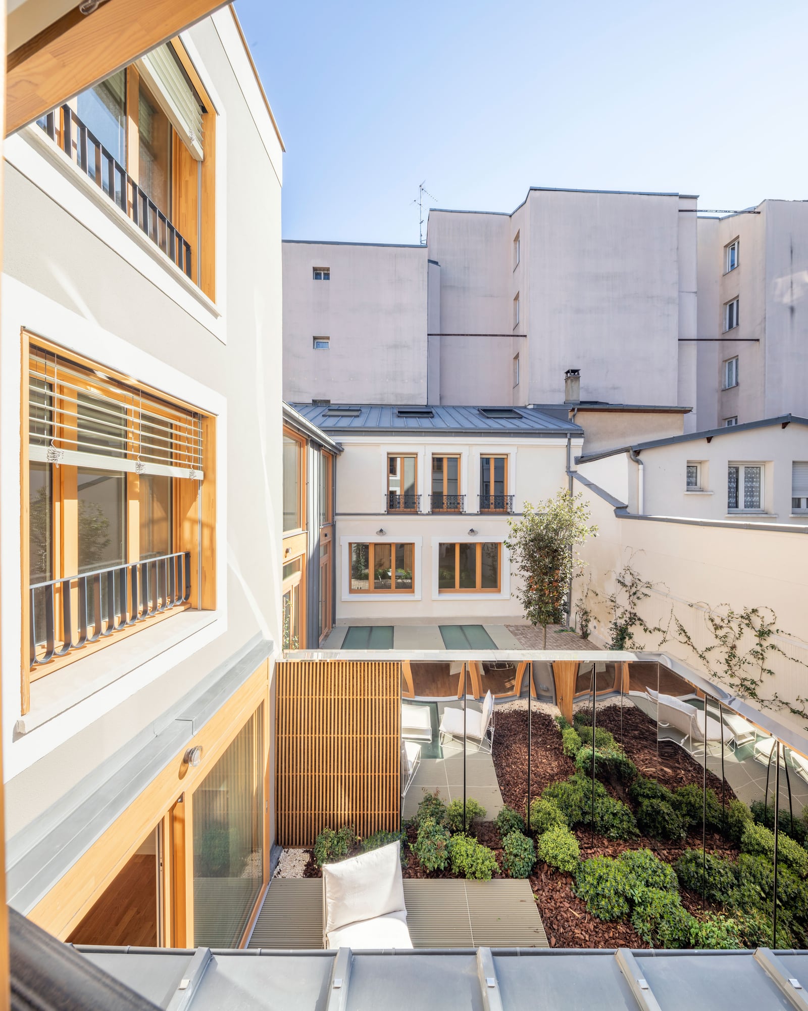 RESTRUCTURATION 5 LOGEMENTS ET UNE BOUTIQUE