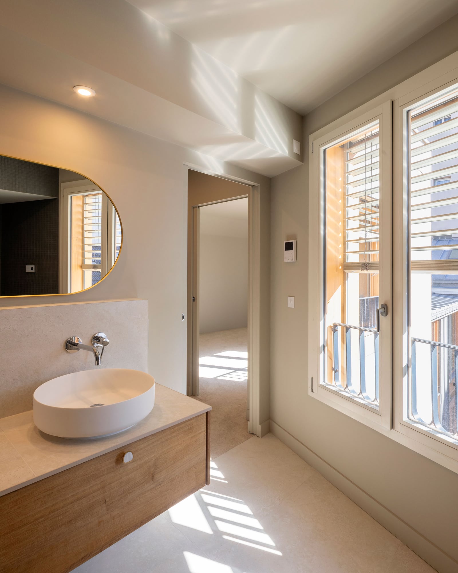 RESTRUCTURATION 5 LOGEMENTS ET UNE BOUTIQUE