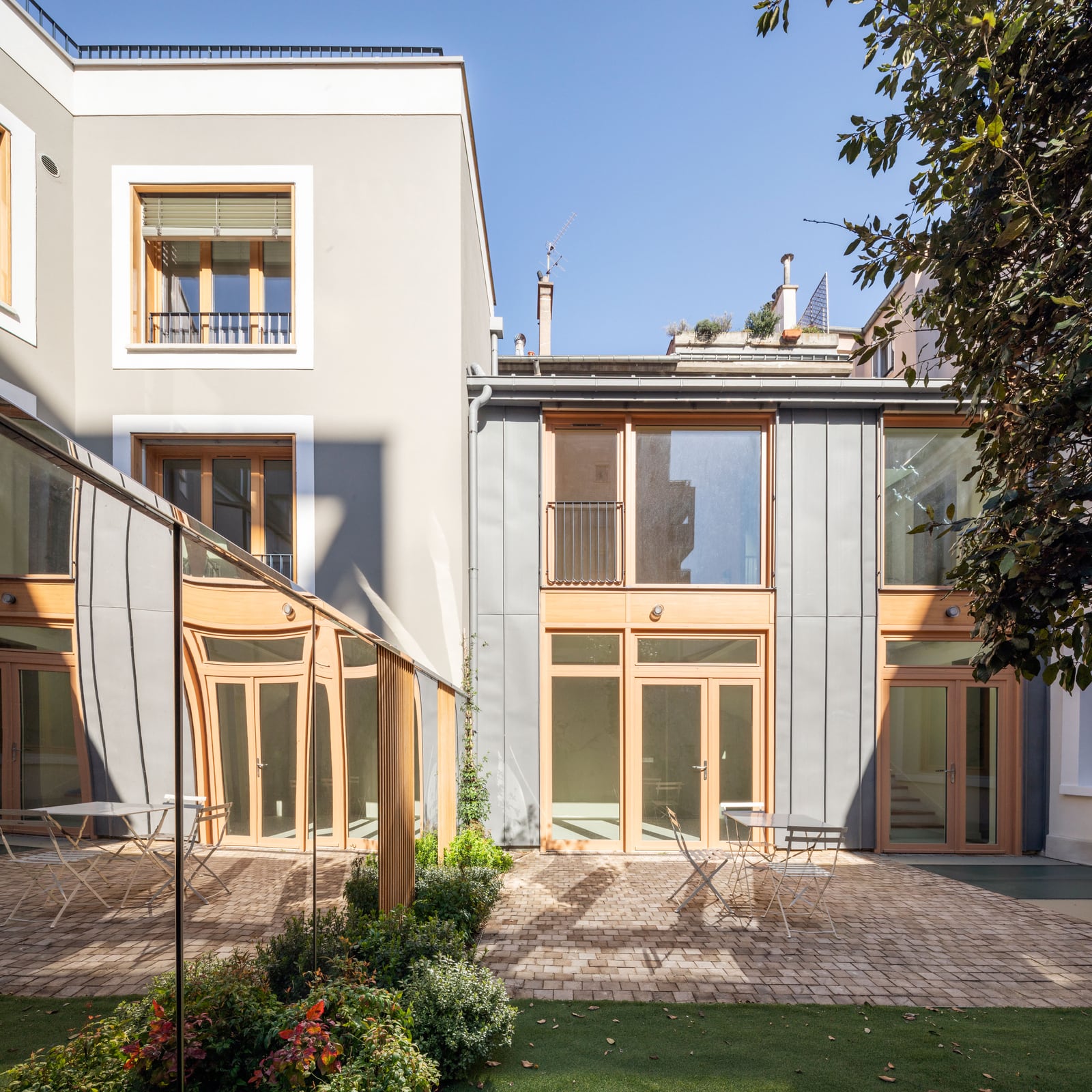 RESTRUCTURATION 5 LOGEMENTS ET UNE BOUTIQUE